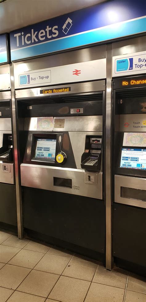 paying for oyster card london.